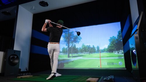 Zero Latency Shown with Golfer on TwoVisionNX Swinging