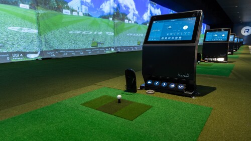 GDR Bays Lined Up Golfzon Range